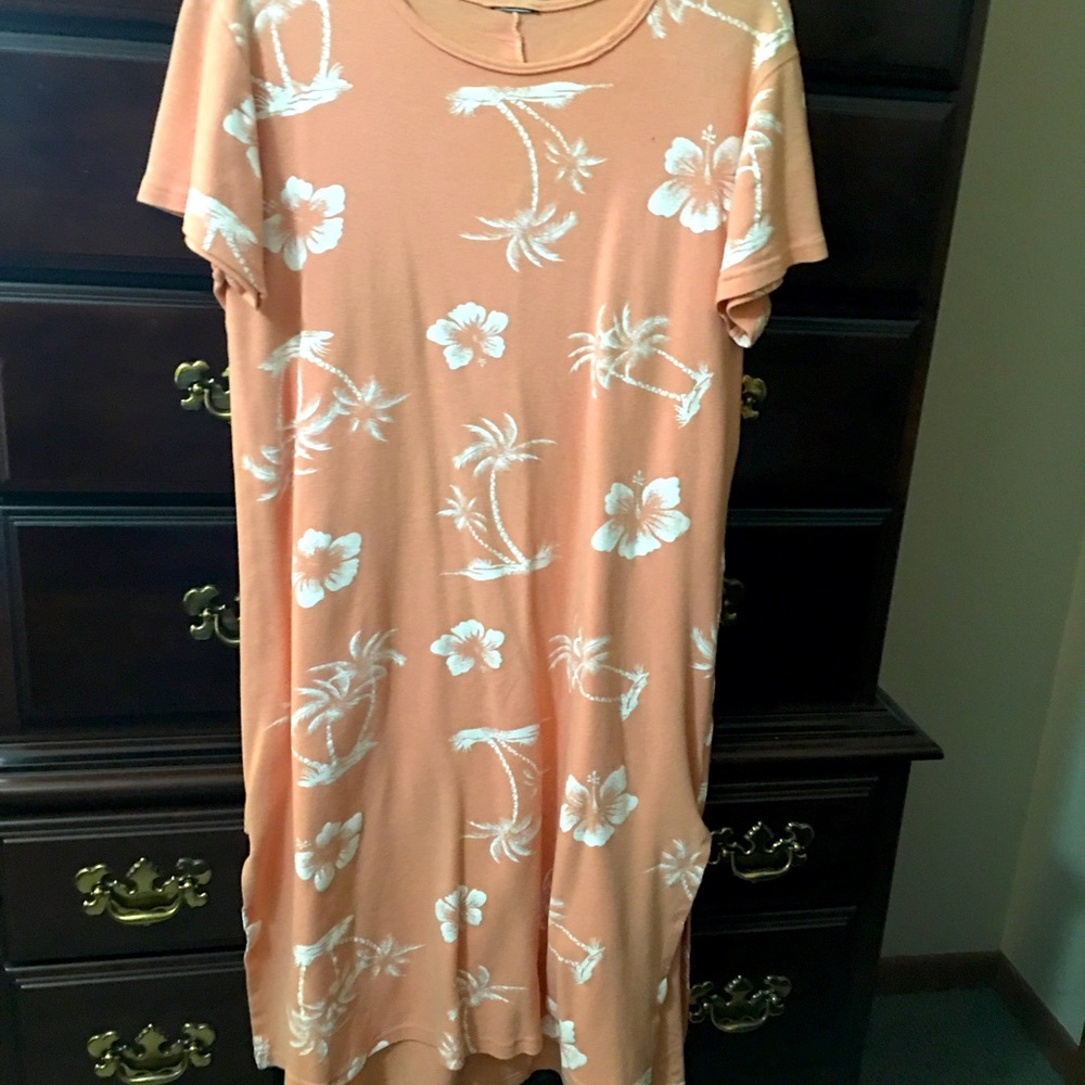 Women’s short sleeve dress